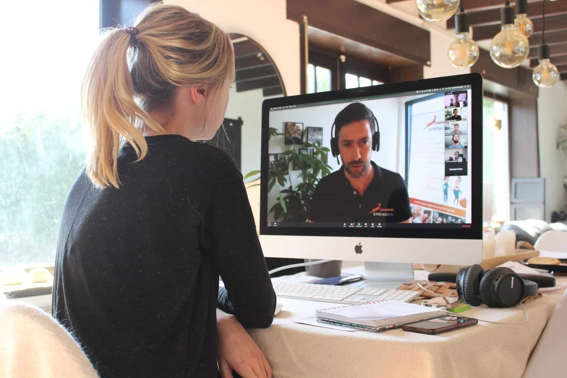 Thuiswerkende medewerkers ondersteunen: Healthy work@home