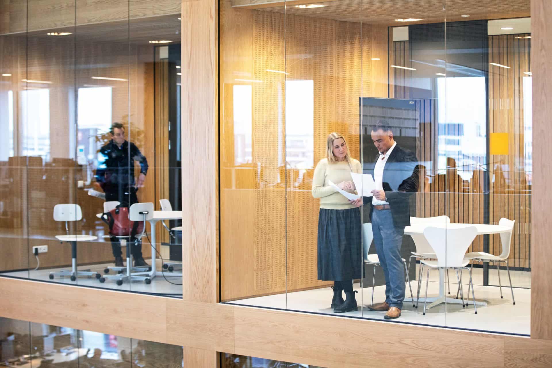 Terug naar kantoor? Overtuig je medewerkers met een betere werkplekbeleving