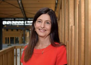 Coronapremie van 500 euro? De regering slaat de bal mis!