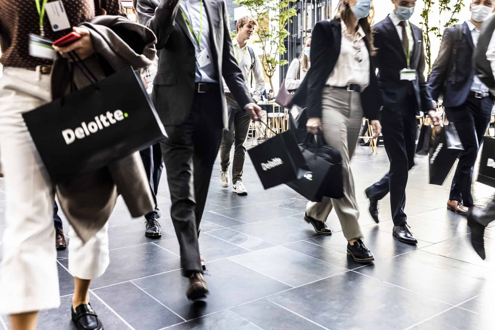 Deloitte gaat voor recordaanwerving van 1500 nieuwe collega’s