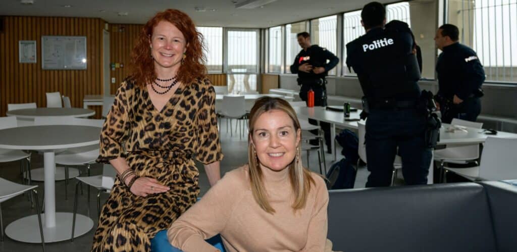 CCaroline Dupont Photography 211217nr145519 Politie Antwerpen Cindy Van Peer Corinne Scoyer VOORKEUR 1 min scaled e1682626436606