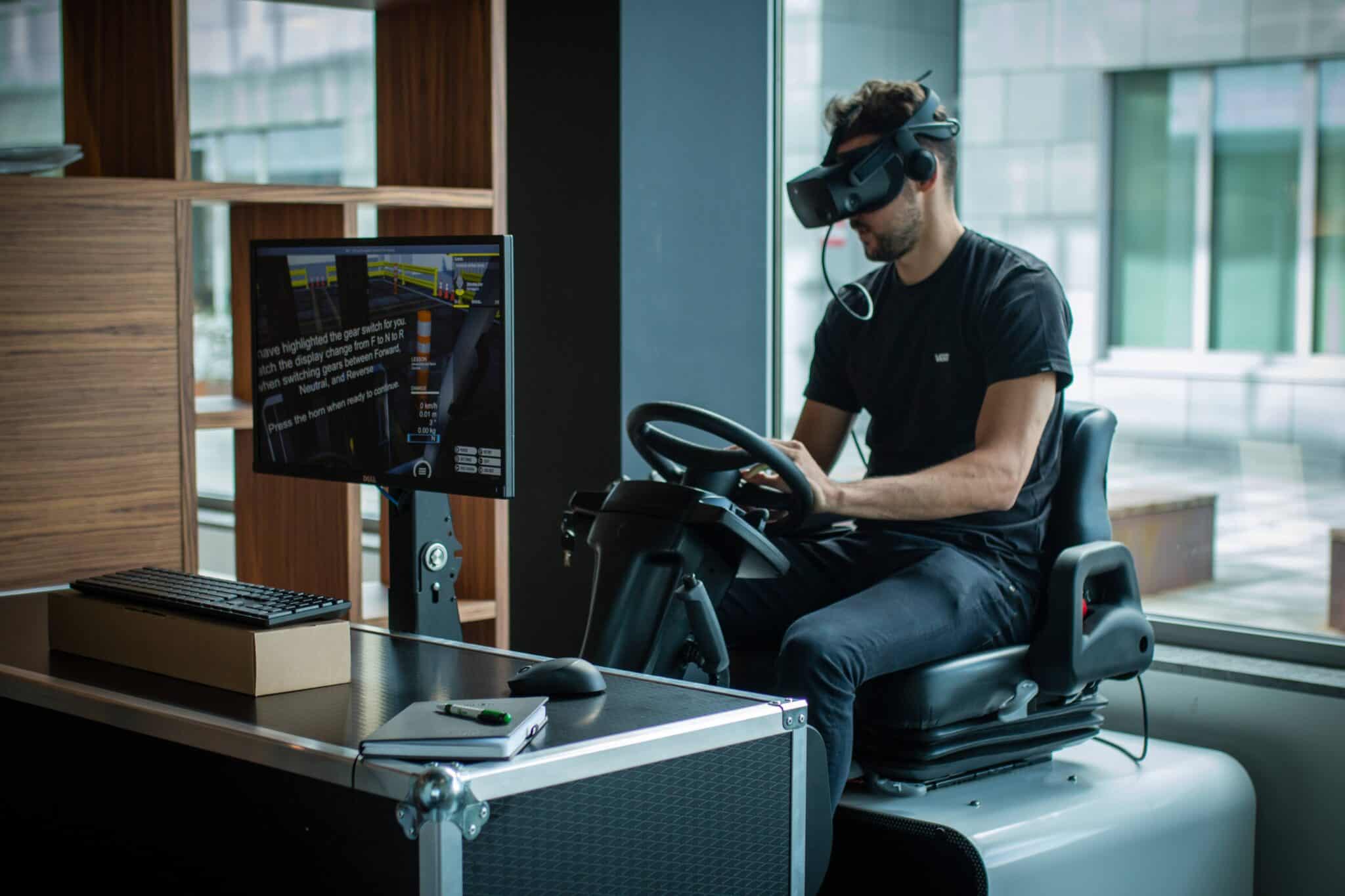 Opleiding met mobiele VR/AR-simulatoren voor heftruckers en magazijniers
