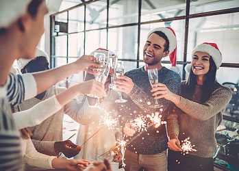 Alcohol op het werk: de meest gestelde vragen (én antwoorden)