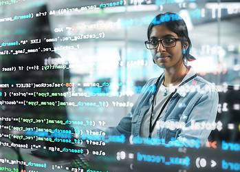 Onderzoek ter ondersteuning van HeForShe toont aan hoe vrouwen barrières op de werkvloer en digitaal kunnen doorbreken