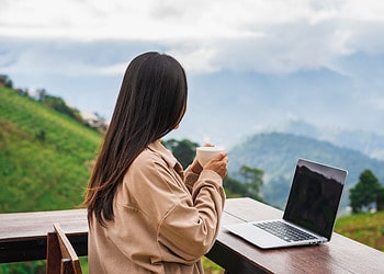 Workation: richtlijnen om wettelijk in orde te zijn