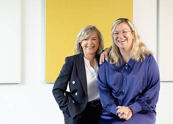 Karen Breugelmans geeft CEO-fakkel bij FENIX Consulting door aan Vanessa Bolsens