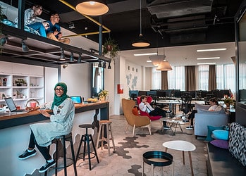 Hybride werken helpt bedrijven en werknemers hun CO2-voetafdruk te verkleinen