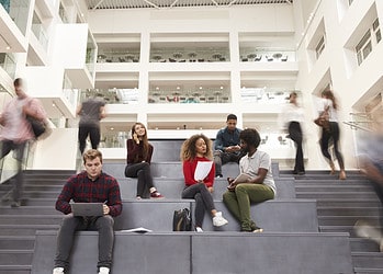 Steeds meer studenten combineren studies met ondernemerschap