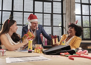 Het eindejaarsgeschenk: een financieel voordelige traditie