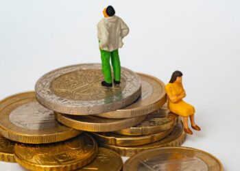 Bijna twee op de drie werkende Belgen maken zich zorgen over hun financiële situatie