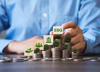 Steeds meer bedrijven integreren ESG-doelen in verloning CEO’s