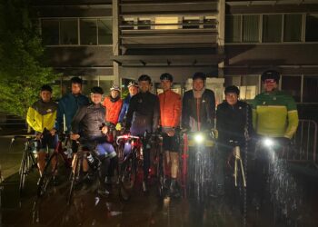 IT-bedrijf spotit fietst 10.000 euro bij elkaar voor Zelfmoordlijn