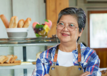 Wie na de pensioenleeftijd nog werkt, gaat massaal aan de slag als flexi-jobber