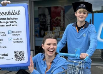 Groep Peeters-Govers en Thomas More geven student werk én diploma