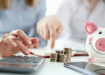 4 op 10 bedienden hebben vakantiegeld nodig om rond te komen