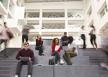 1 op 3 studenten werkt tijdens blok of examens