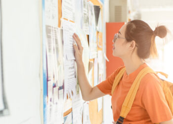 Studenten werken relatief minder in juli en augustus, en meer in andere maanden