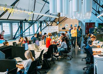 Leuvense bureaus ondernemen voor positieve impact en werkgeluk