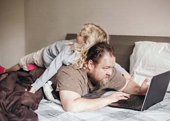 Mobiliteit woon-werkverkeer en thuiswerk anno 2024: de cijfers