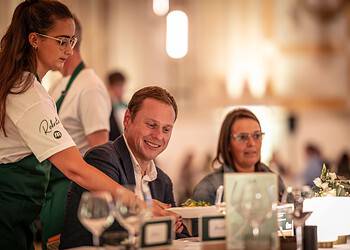 CM Gezondheidsfonds tovert Antwerpen-Centraal vijf dagen lang om tot Restaurant Rekruté