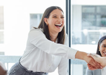 Meer op kantoor aanwezig? Meer kans op promotie