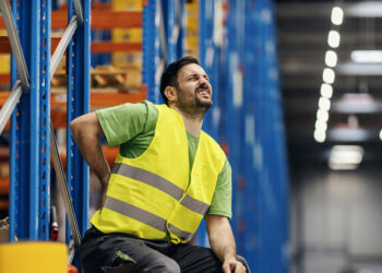 AI-tool moet piek van rugklachten bij arbeiders en beeldschermwerkers terugdringen