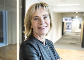 CCaroline Dupont Photography 231207nr144206 min scaled e1732477348231