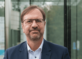 Executive Outplacement: Empowering Your Career Transition (Eng)