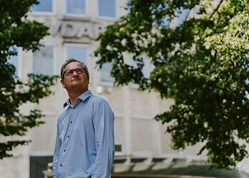 “Wat als we de leerplicht zouden optrekken van 18 jaar tot 108 jaar ”