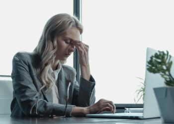 Onderzoek IDEWE: 9,5% van de werknemers ervaart ernstig pestgedrag