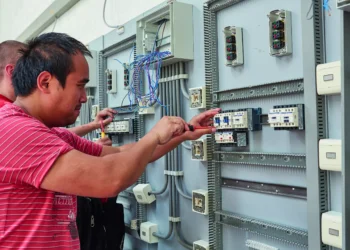 Syntra & Randstad bundelen krachten om mensen om te scholen naar knelpuntberoep