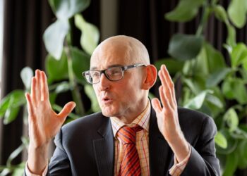 Belg werkt vaak door tijdens ziekte om collega’s niet te belasten