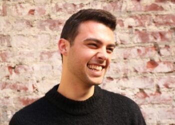 Een kast die weegt: 9 tips voor een veilige en inclusieve werkvloer voor LGBTI+