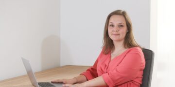 Afwezige en besluiteloze managers leiden tot hoogste verloopintentie