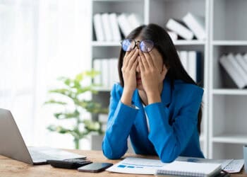 Meer werkstress en minder evenwicht tussen werk en privé bij zelfstandigen mét personeel