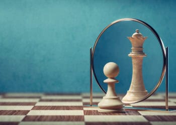 HR, kijk eens in de spiegel