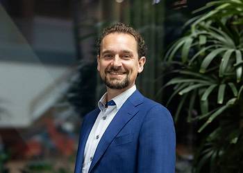 Zo help je medewerkers sterker uit loopbaanschokken te komen