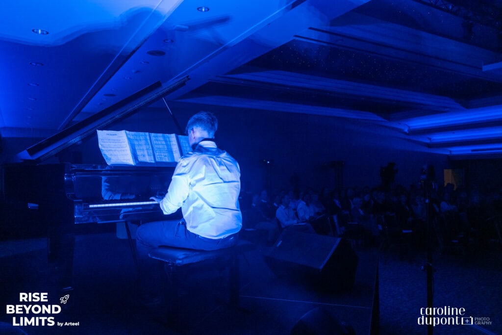 CCaroline Dupont Photography Rise Beyond Limits by Arteel251209nr151528