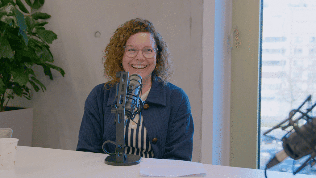 ZZ25 1121 DHL.Still002