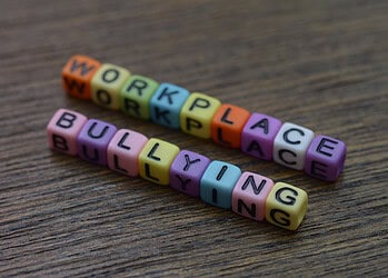 Toxisch leiderschap treft 1 op 6 werkende Belgen