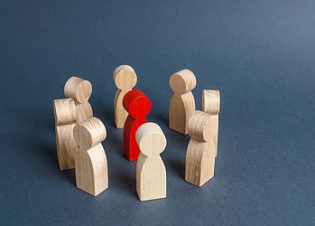 “Medewerkers proberen incompetente leiders nog te redden. Dat zal je nooit zien bij destructieve leiders.”