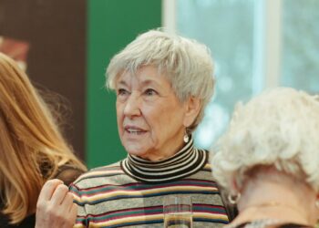 “Ik werk al 62 jaar, meneer Jambon”: Frieda (77) reageert op uitspraak over vrouwen en werk