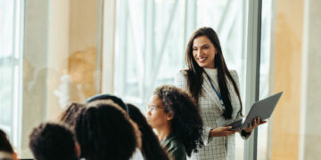 Zichtbare CEO versterkt, maar is niet de enige basis