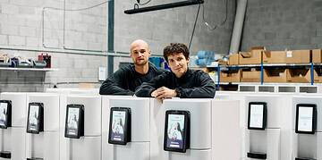Scale-up Dripl lanceert de Dripl Flow voor slimme hydratie op het werk en schaalt lokale productie