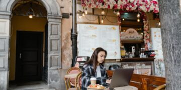 Gratis wifi, QR-codes en andere zomerse valkuilen voor telewerkers