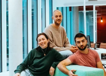 Waarom een Belgische CEO haar eigen loon op een gigantisch billboard tentoonstelt