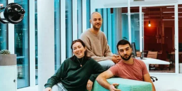 Waarom een Belgische CEO haar eigen loon op een gigantisch billboard tentoonstelt